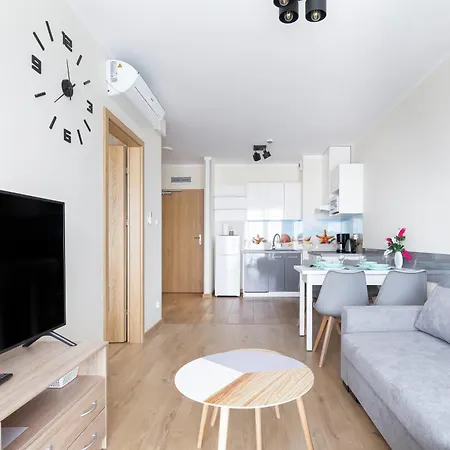 Kasprowicza 20 Swimming Pool By Jantar * Kołobrzeg