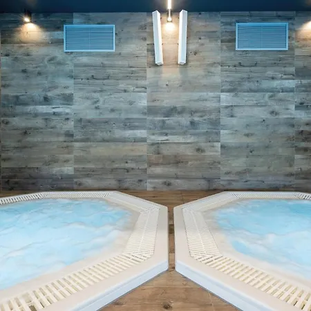 Kasprowicza 20 Swimming Pool By Jantar 公寓